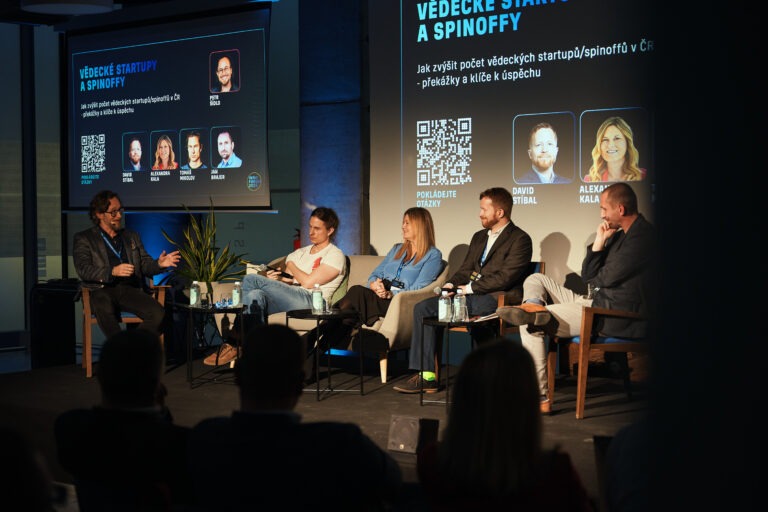 INNOFORUM 2025: Příklady úspěšných inovací, konstruktivní kritika, ale i&nbsp;návod na mentální odolnost a&nbsp;oslava 10 let Středočeského inovačního centra